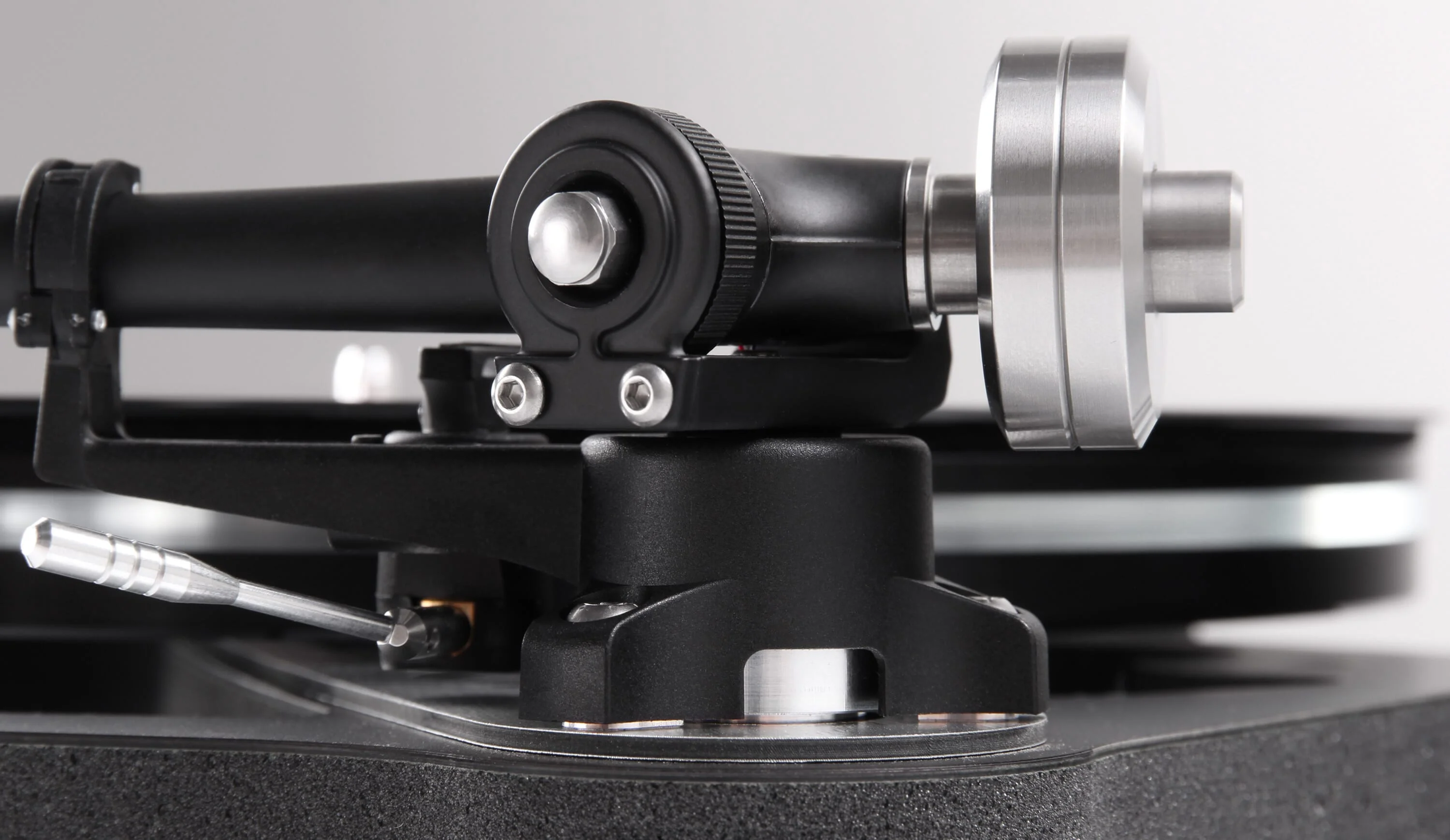 Rega Planar 8 Turntable - Image 4